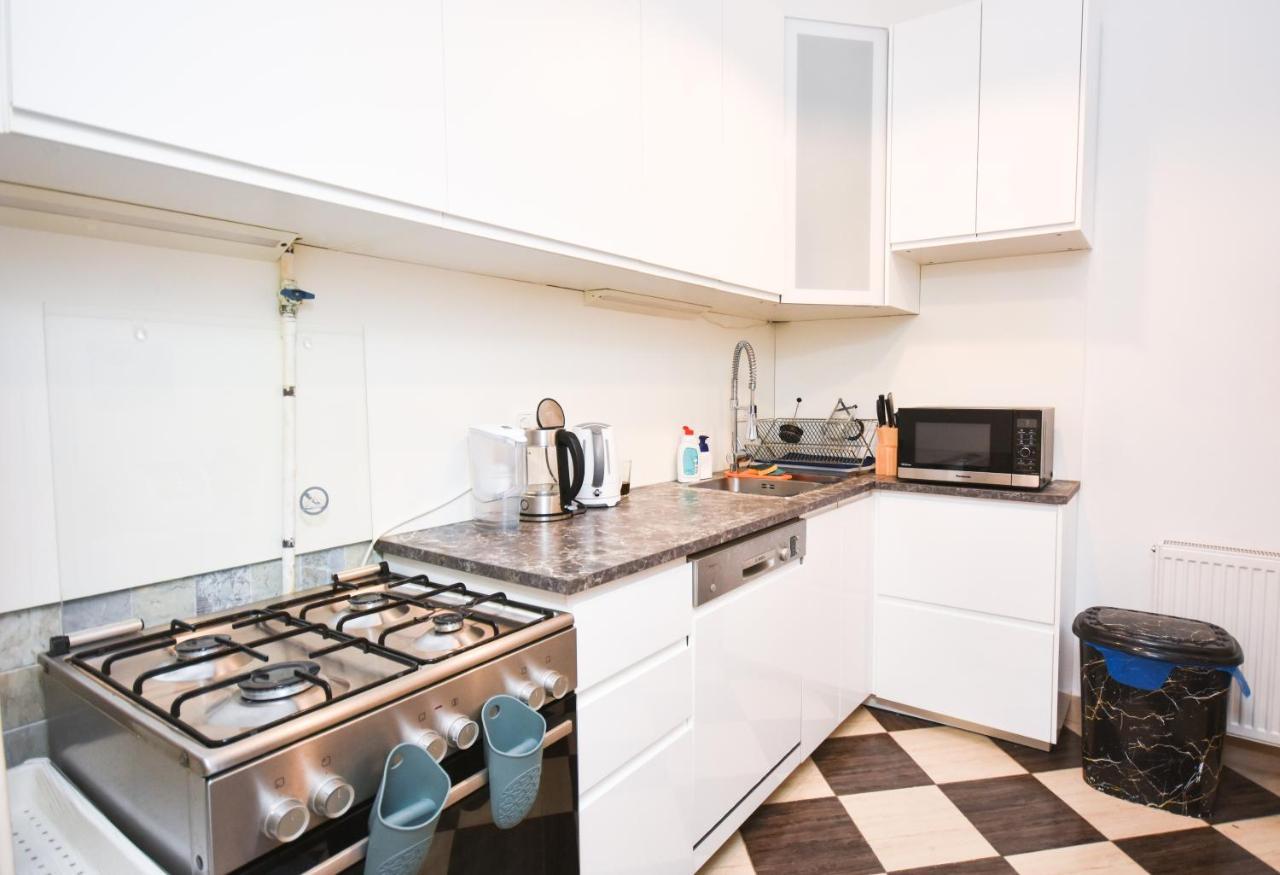 Modern & Huge 4 Bedroom 2 Bathroom * Budapeszt