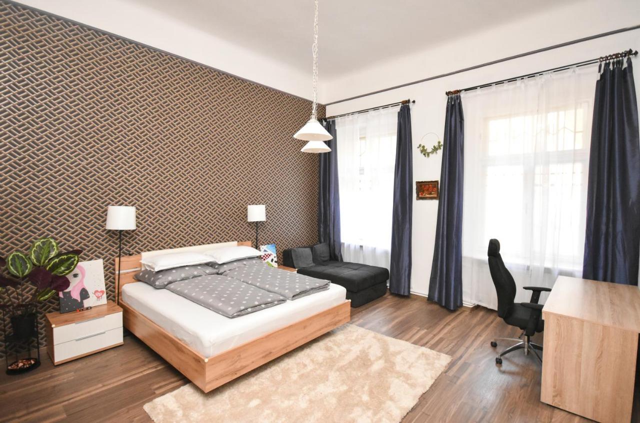 Modern & Huge 4 Bedroom 2 Bathroom * Budapeszt